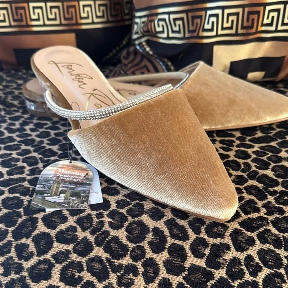 NWT - London Rag - Elegant Tan Mules with Rhinestone Strap - Picture 1 of 5